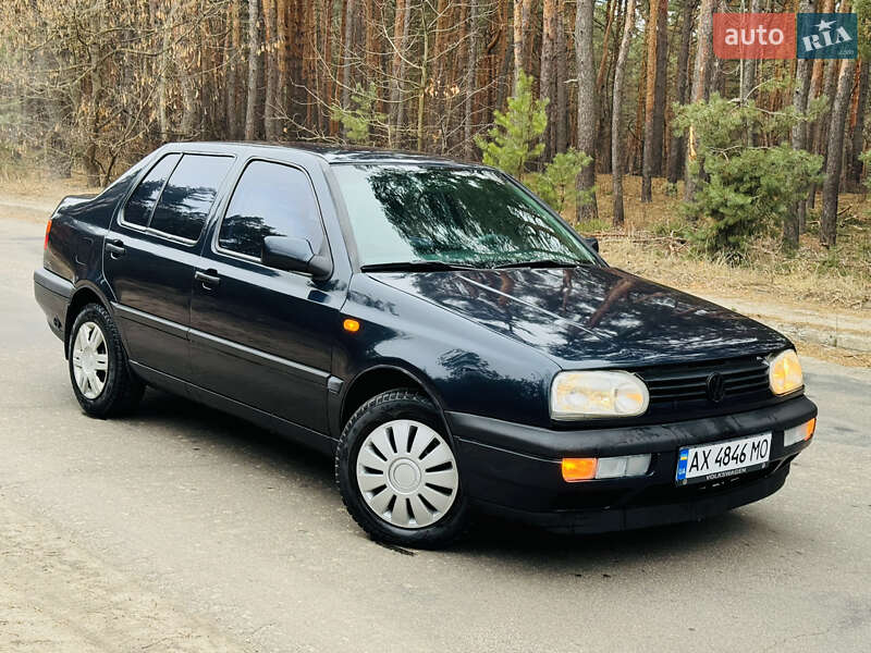 Седан Volkswagen Vento 1993 в Харькове