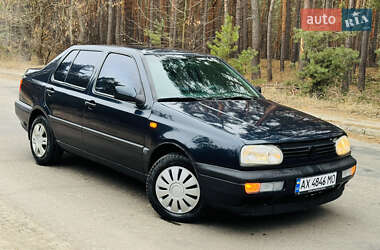 Седан Volkswagen Vento 1993 в Харькове