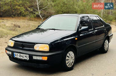 Седан Volkswagen Vento 1993 в Харькове