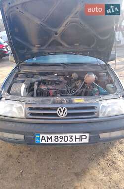 Седан Volkswagen Vento 1993 в 