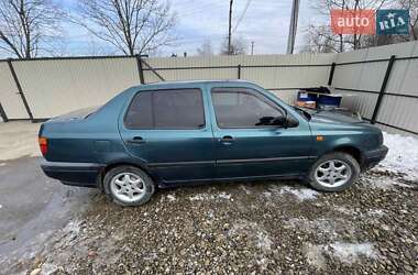 Седан Volkswagen Vento 1994 в Сторожинці