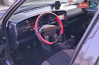 Седан Volkswagen Vento 1994 в 