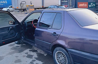 Седан Volkswagen Vento 1994 в 