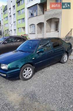 Седан Volkswagen Vento 1997 в 