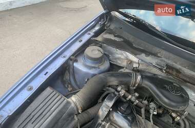 Седан Volkswagen Vento 1992 в 