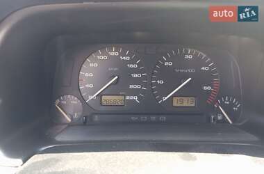 Седан Volkswagen Vento 1994 в 
