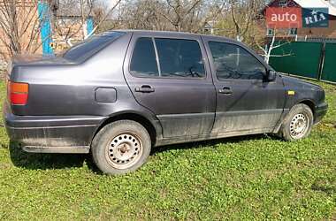 Седан Volkswagen Vento 1994 в 