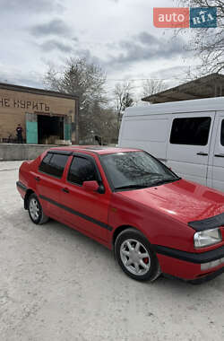 Седан Volkswagen Vento 1996 в 