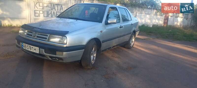Седан Volkswagen Vento 1998 в 