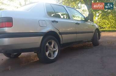 Седан Volkswagen Vento 1998 в 