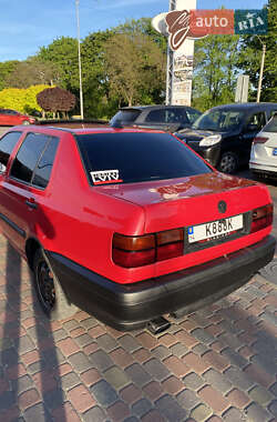 Седан Volkswagen Vento 1993 в Львове