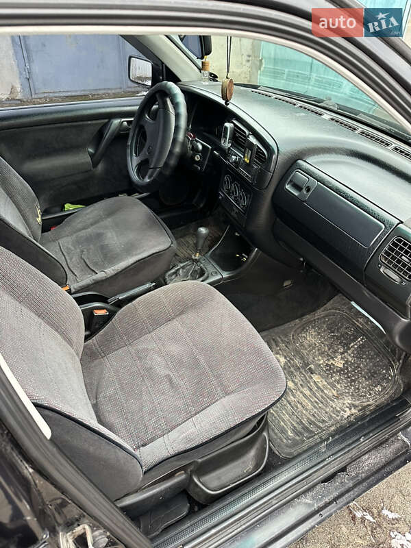 Седан Volkswagen Vento 1991 в Малині