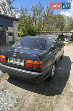 Седан Volkswagen Vento 1993 в 