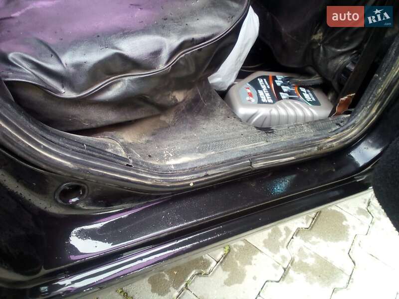 Седан Volkswagen Vento 1993 в Чернівцях