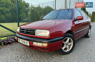 Седан Volkswagen Vento 1993 в 