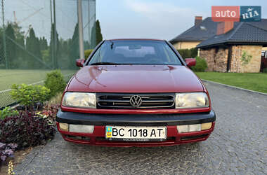 Седан Volkswagen Vento 1993 в 
