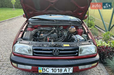 Седан Volkswagen Vento 1993 в 