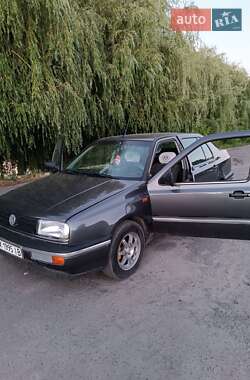Седан Volkswagen Vento 1992 в Ізяславі