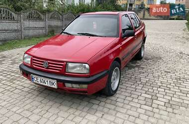 Седан Volkswagen Vento 1993 в Черновцах