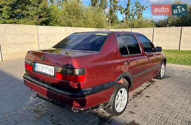 Седан Volkswagen Vento 1993 в Луцке