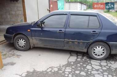 Седан Volkswagen Vento 1993 в Харькове