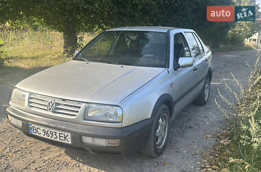 Седан Volkswagen Vento 1996 в Дрогобыче