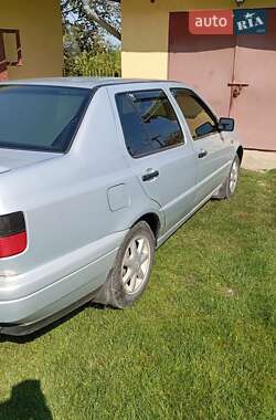 Седан Volkswagen Vento 1996 в 