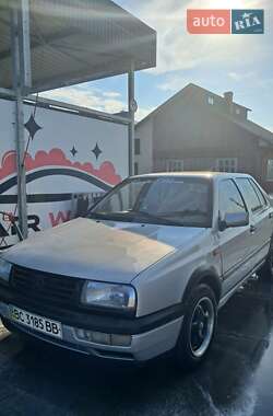 Седан Volkswagen Vento 1993 в Самборе