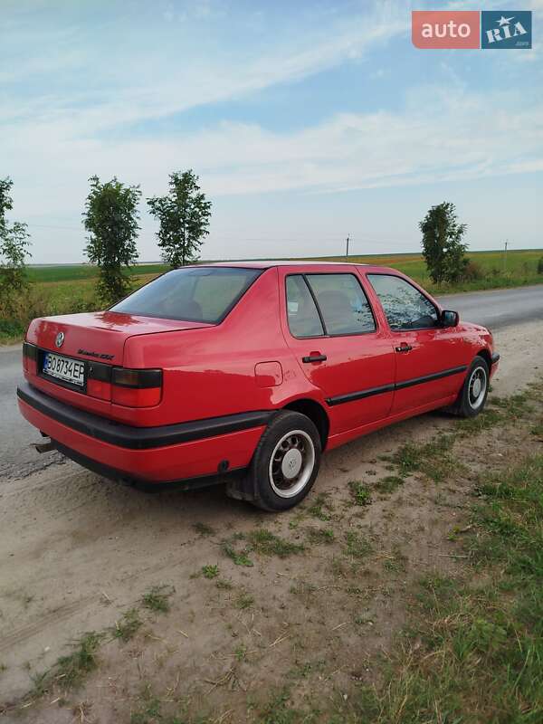 Седан Volkswagen Vento 1996 в Збаражі