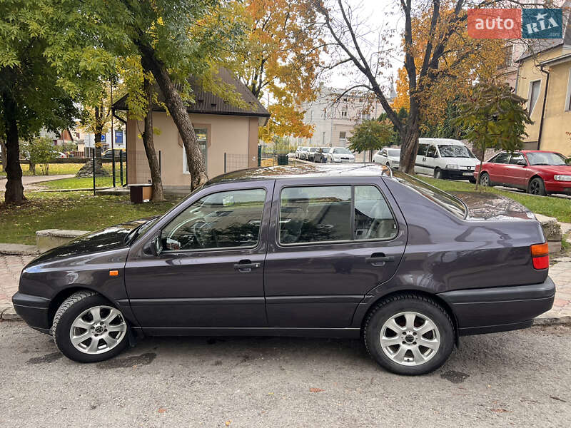 Седан Volkswagen Vento 1994 в Чорткове фото 3 Седан Volkswagen Vento 1994 в Чорткове