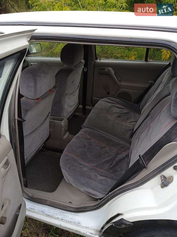 Седан Volkswagen Vento 1993 в Дубровице фото 3 Седан Volkswagen Vento 1993 в Дубровице