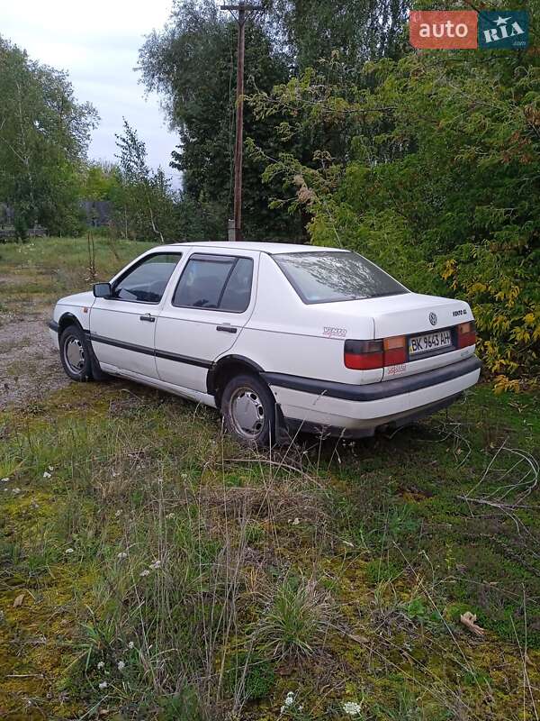 Седан Volkswagen Vento 1993 в Дубровице фото 5 Седан Volkswagen Vento 1993 в Дубровице