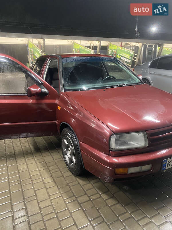 Седан Volkswagen Vento 1994 в Кропивницком