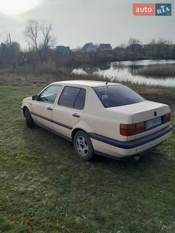 Седан Volkswagen Vento 1994 в Кременчуге фото 22 Седан Volkswagen Vento 1994 в Кременчуге