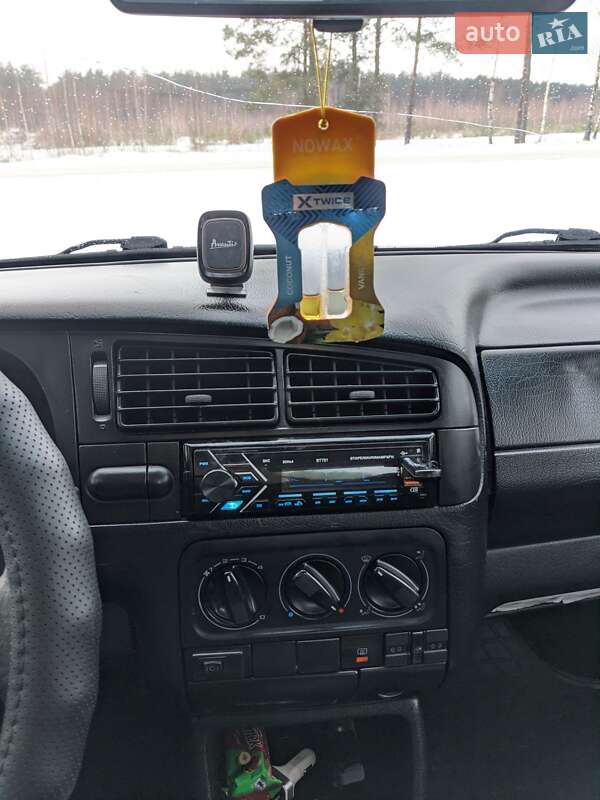 Седан Volkswagen Vento 1994 в Рафалівці