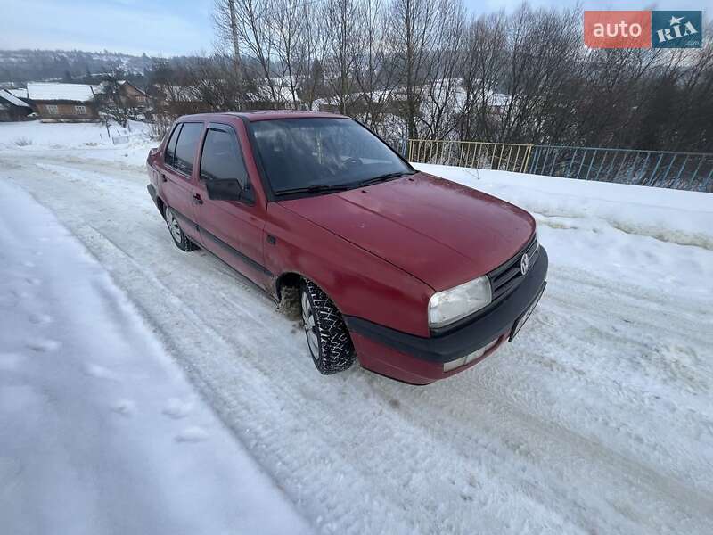 Седан Volkswagen Vento 1994 в Самборе фото Седан Volkswagen Vento 1994 в Самборе