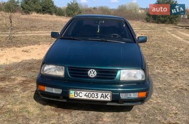 Седан Volkswagen Vento 1998 в Яворове