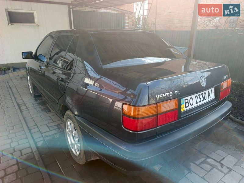 Седан Volkswagen Vento 1994 в Хмельнике