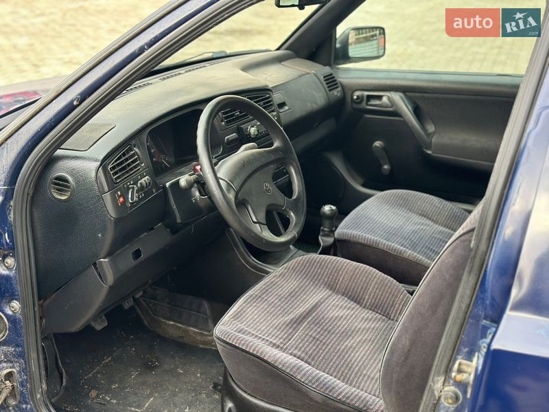 Седан Volkswagen Vento 1993 в Черновцах
