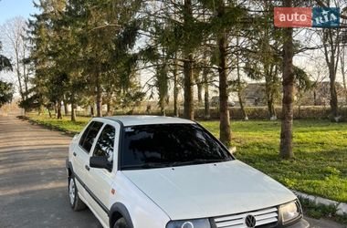 Седан Volkswagen Vento 1992 в Білогір'ї