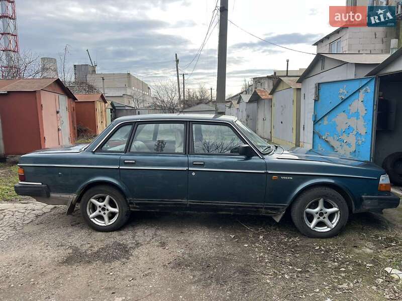 Седан Volvo 240 1987 в Одессе