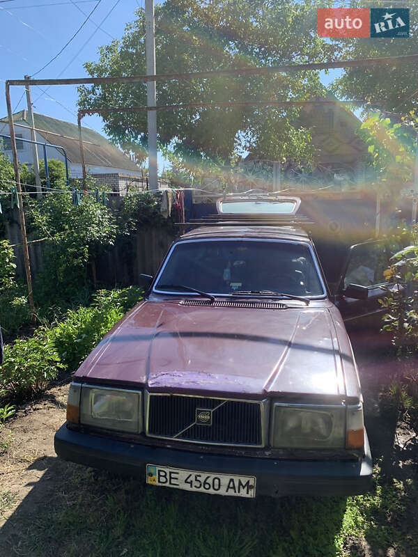 Седан Volvo 244 1981 в 
