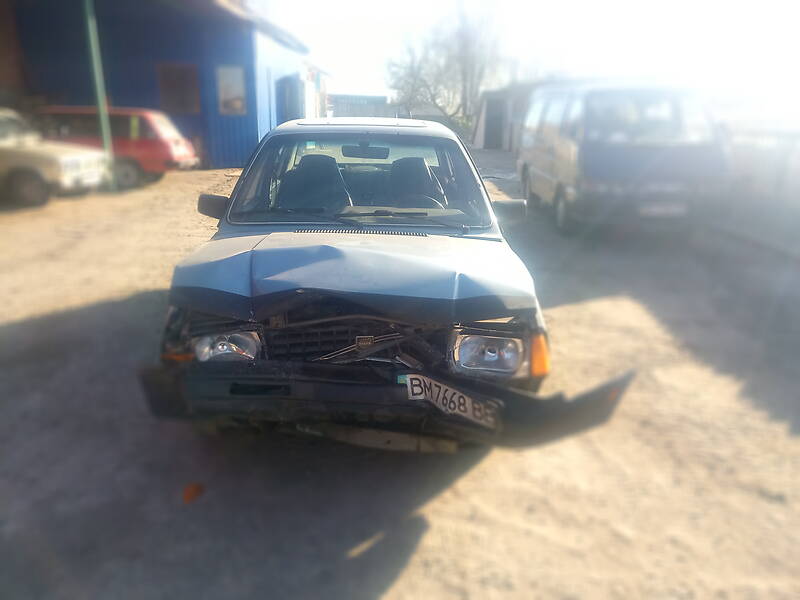 Седан Volvo 340 1986 в Сумах