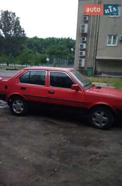 Хэтчбек Volvo 340 1987 в 