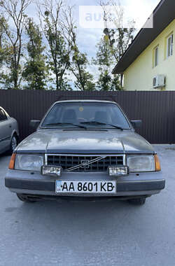 Хетчбек Volvo 360 1988 в Обухові