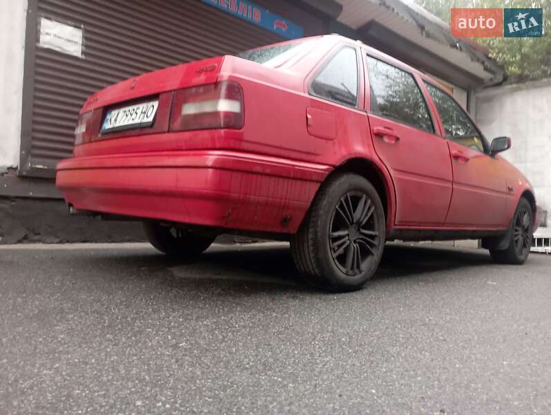 Хетчбек Volvo 440 1996 в Києві