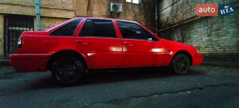 Хетчбек Volvo 440 1996 в Києві