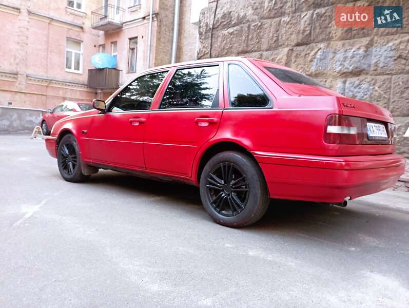 Хетчбек Volvo 440 1996 в Києві