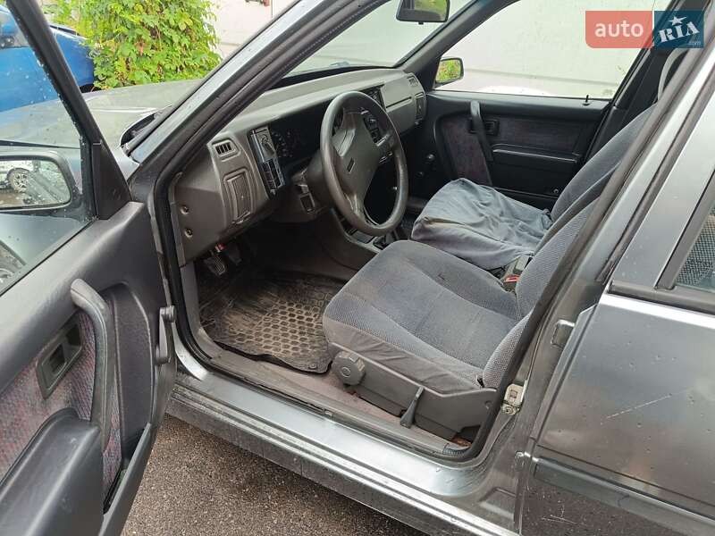 Хэтчбек Volvo 440 1989 в Борисполе