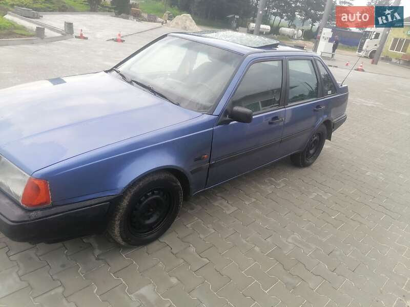 Хэтчбек Volvo 440 1992 в Львове